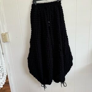 TOMBOGO BUBBLE PLEAT CURVE PANTS Small